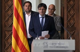 Tây Ban Nha phát lệnh bắt các quan chức Catalonia vì xúi giục nổi loạn 